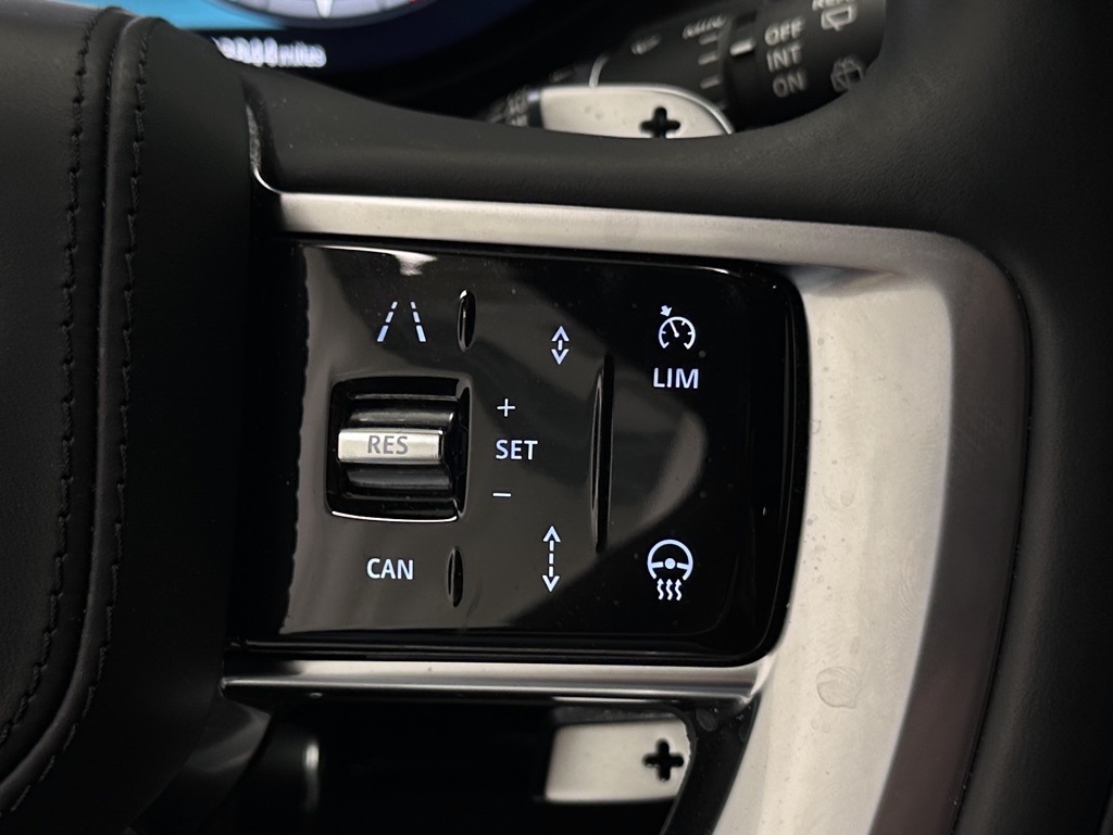 2023 Land Rover Range Rover SE photo 26