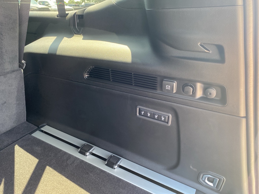 2025 Jeep Wagoneer L Series III photo 11