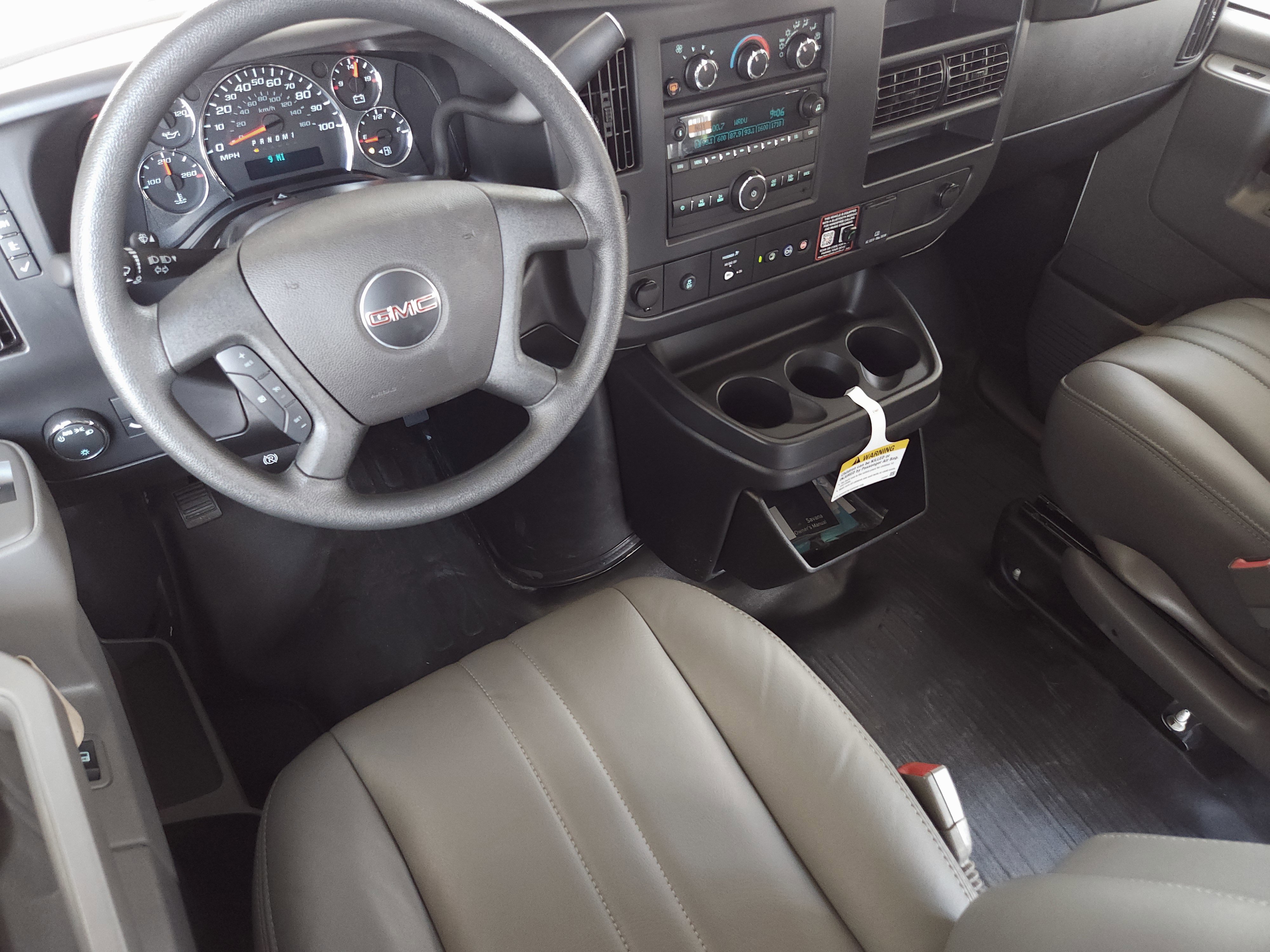 2025 Gmc Savana 2500 Cargo photo 4