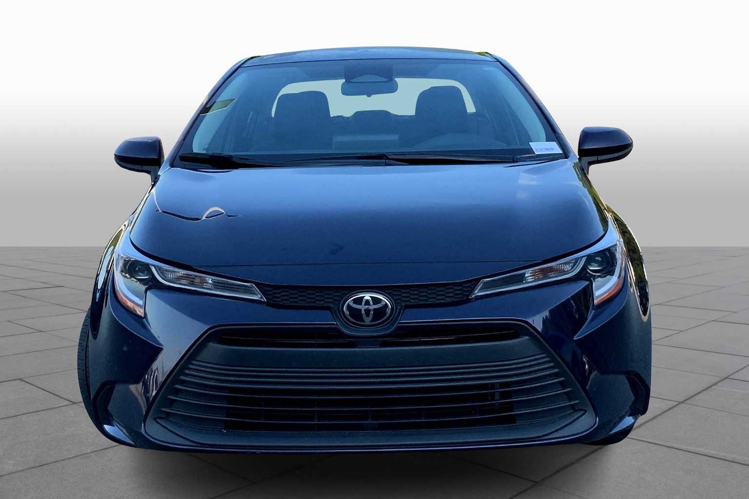 2024 Toyota Corolla LE photo 3