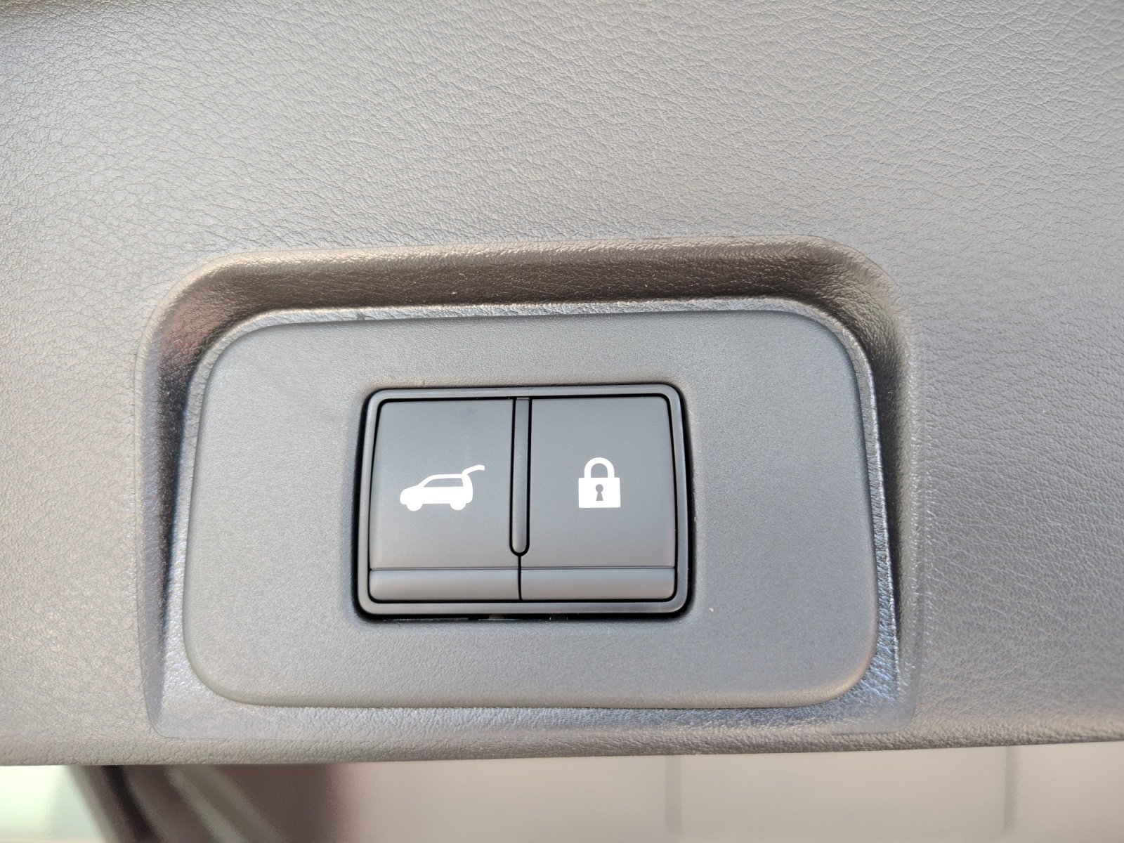 2025 Nissan Rogue SV photo 30