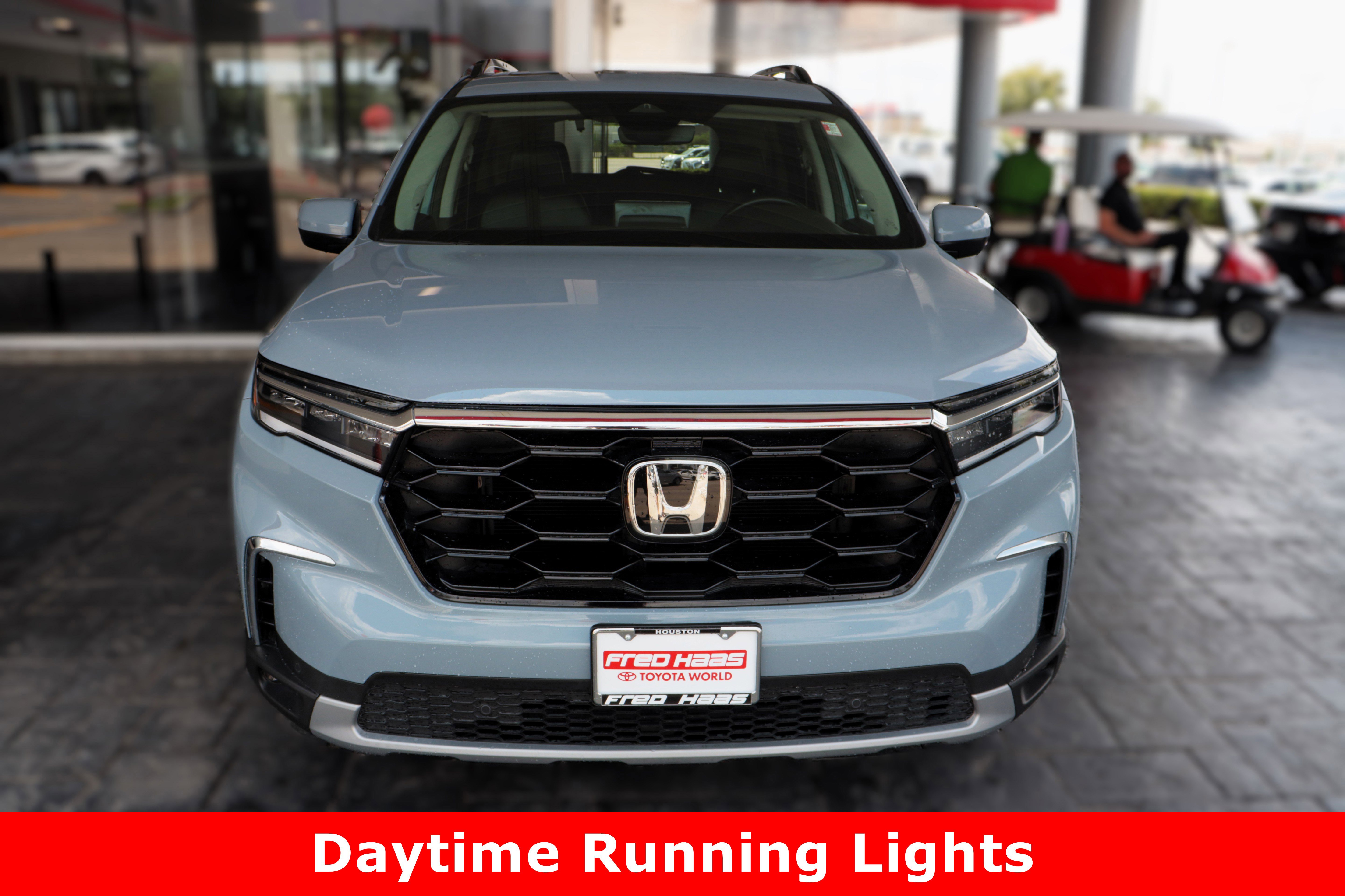 2025 Honda Pilot Touring photo 2