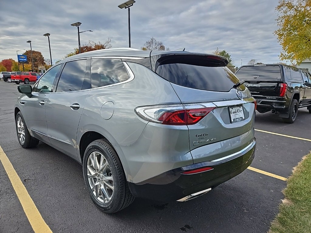 2023 Buick Enclave Premium photo 3