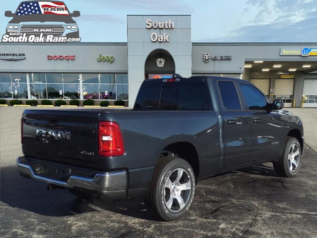 2025 Ram 1500 Tradesman photo 2