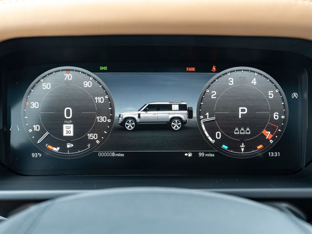 2025 Land Rover Defender 110 V8 photo 13