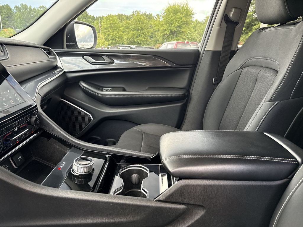 2021 Jeep Grand Cherokee Laredo photo 20