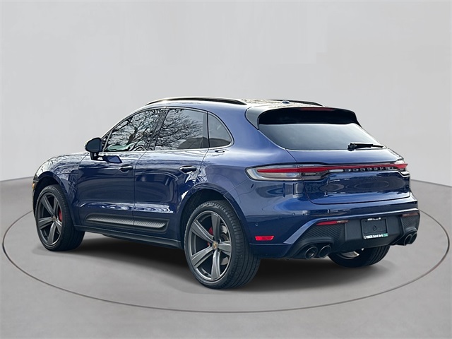 2023 Porsche Macan Base photo 2