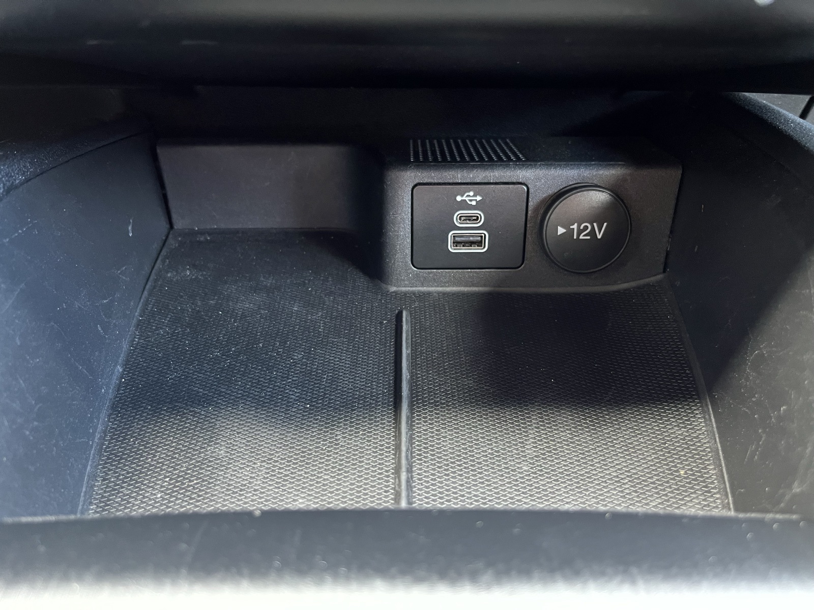 2024 Ford Escape ST-Line photo 25