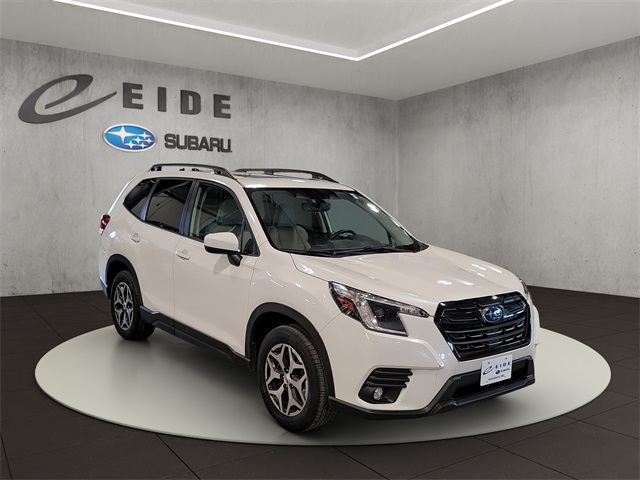 2024 Subaru Forester Premium's photo