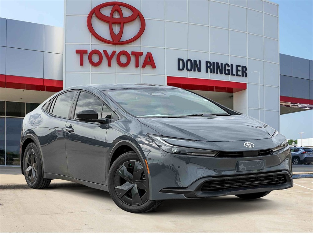 2026 Toyota Prius LE's photo