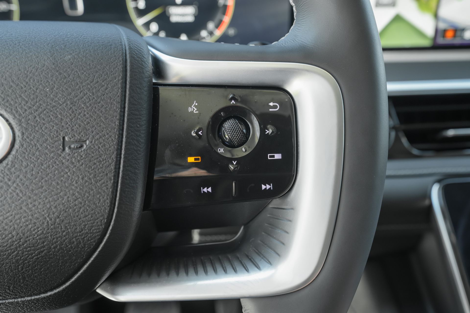 2025 Infiniti QX80 Luxe photo 12