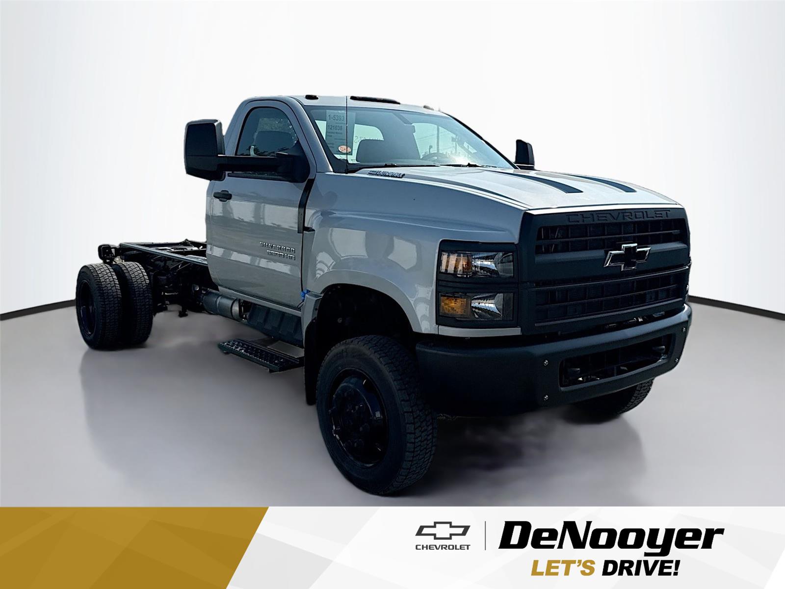 2024 Chevrolet Silverado 4500 Medium Duty Chassis Cab Work Truck's photo