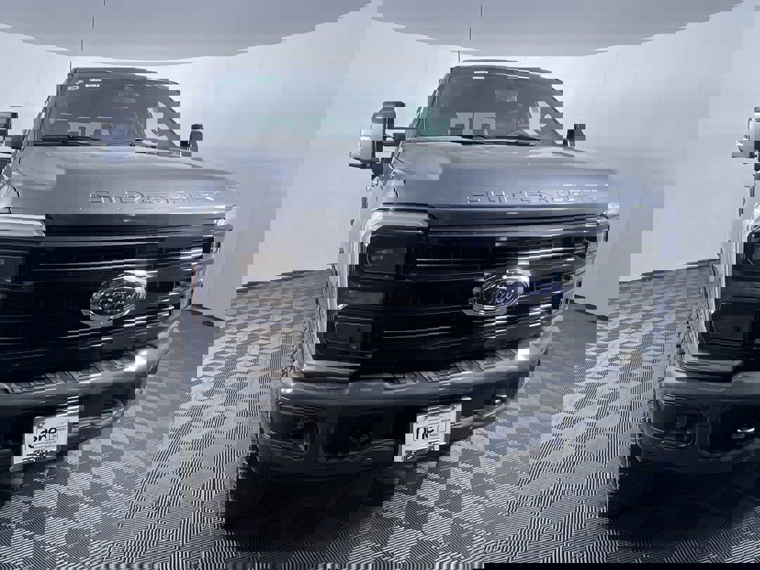 2025 Ford F-350 Platinum photo 2
