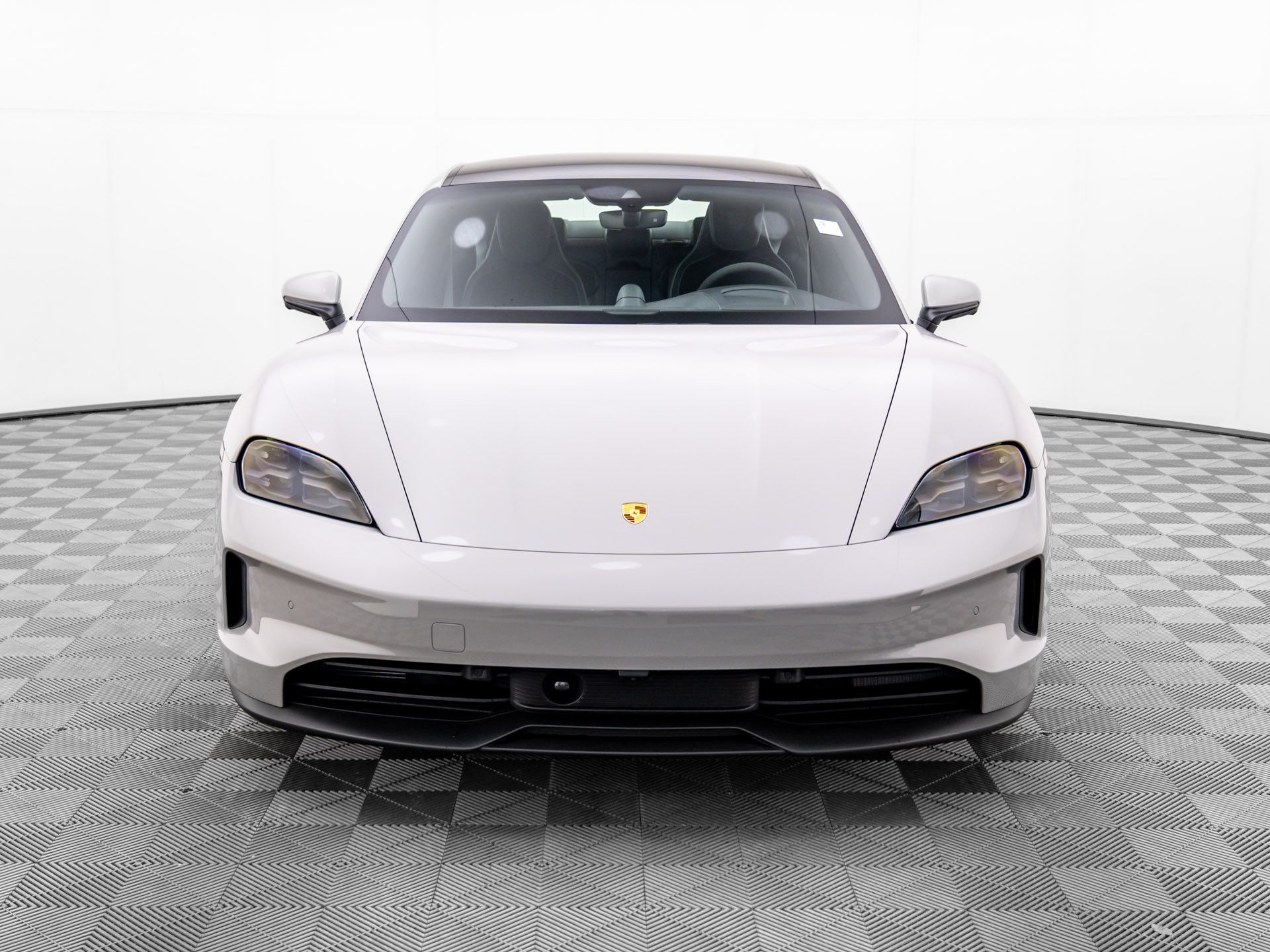 2025 Porsche Taycan 4 photo 8