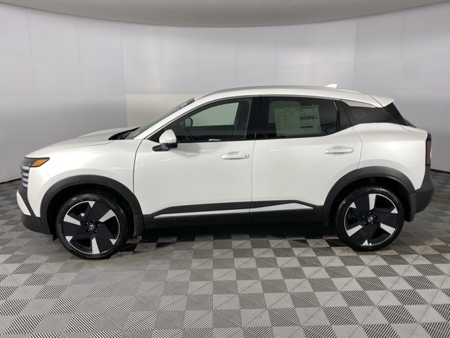 2025 Nissan Kicks SR photo 2