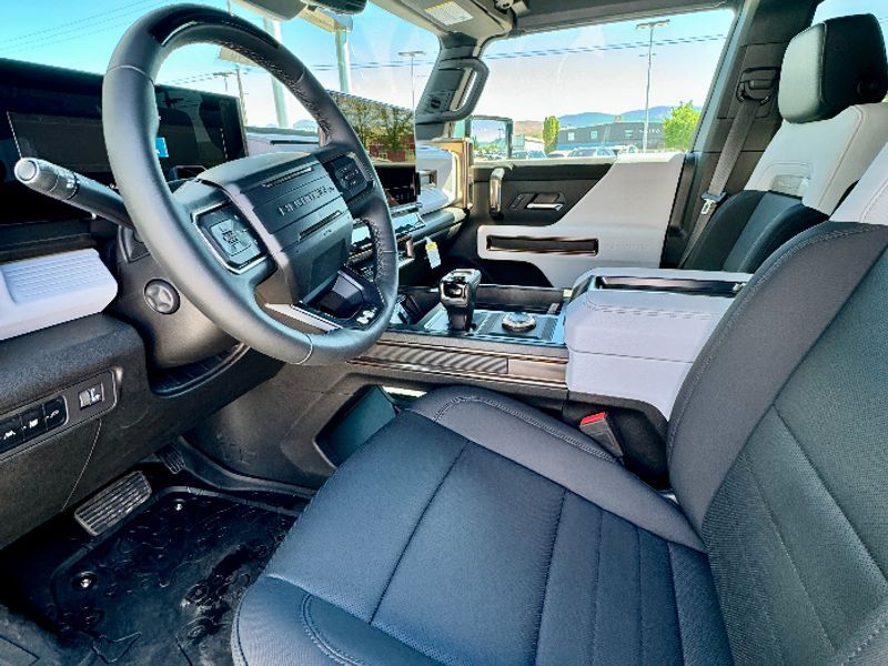 2024 Gmc Hummer EV photo 5