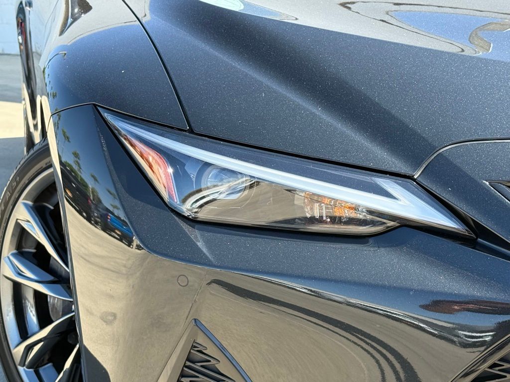 2023 Lexus IS 350 F SPORT photo 3