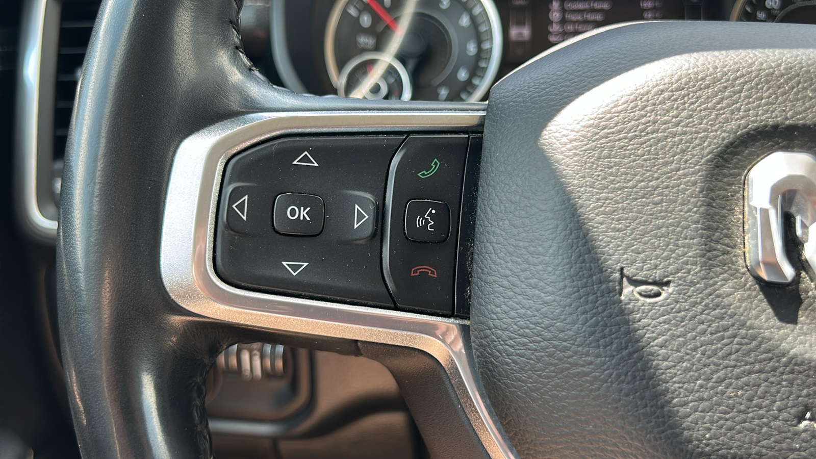 2020 Ram 1500 Laramie photo 23
