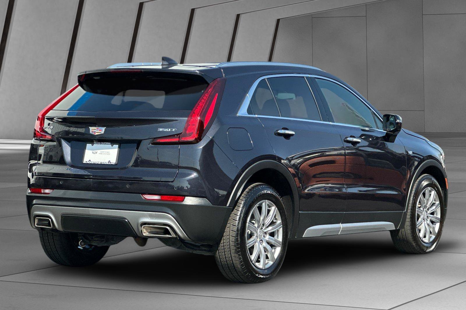 2023 Cadillac XT4 Premium Luxury photo 3