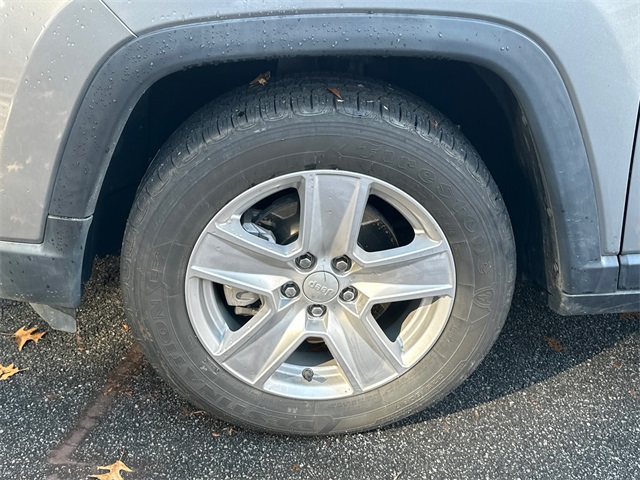 2022 Jeep Compass Latitude photo 4