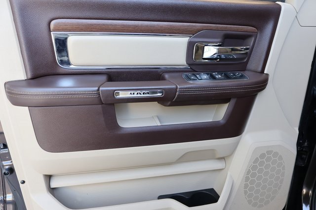 2016 Ram 1500 Laramie photo 9