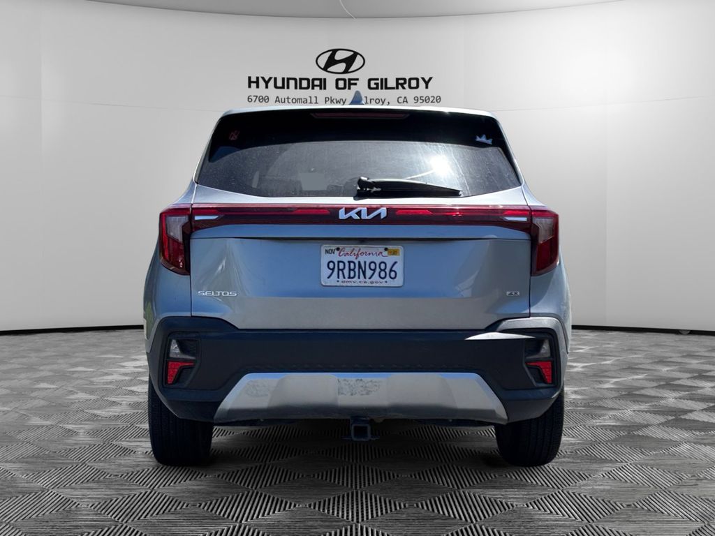 2025 Kia Seltos LX photo 3