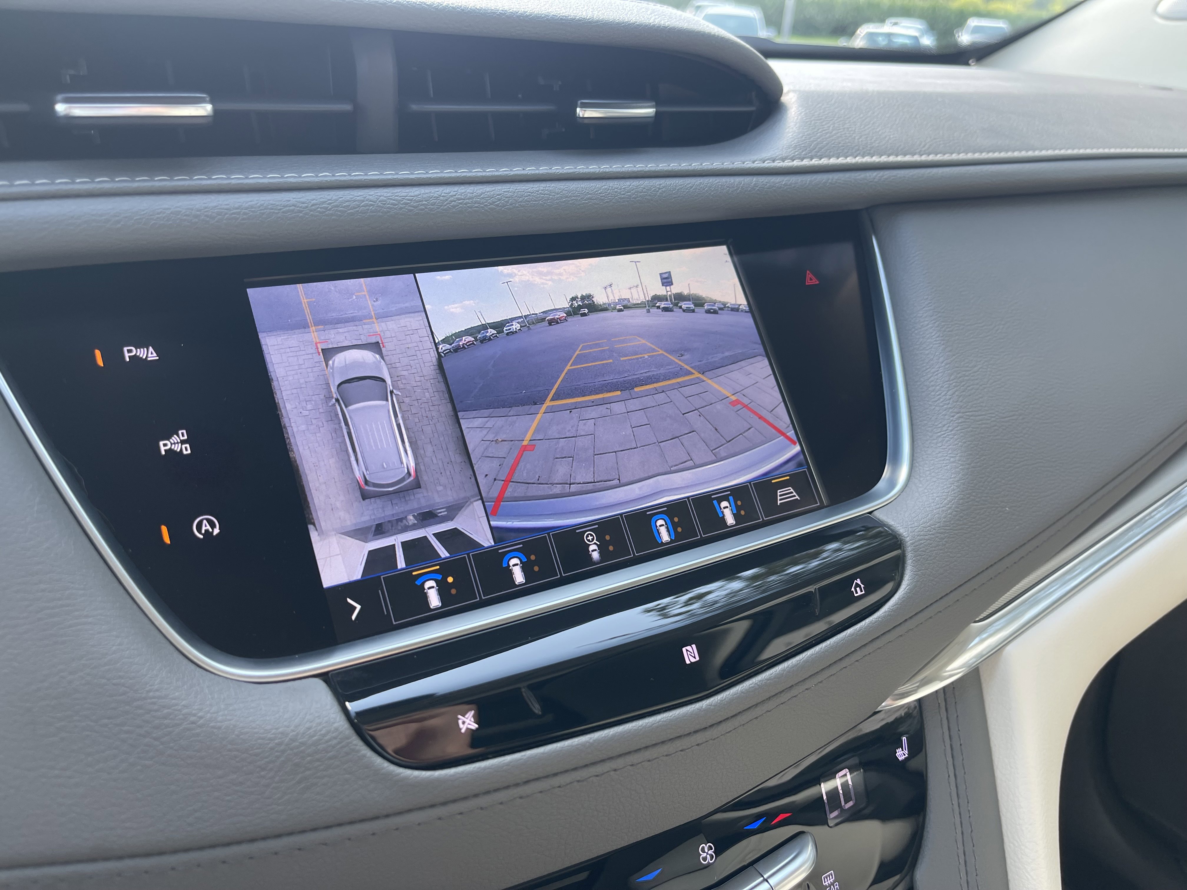 2020 Cadillac XT5 Premium Luxury photo 2