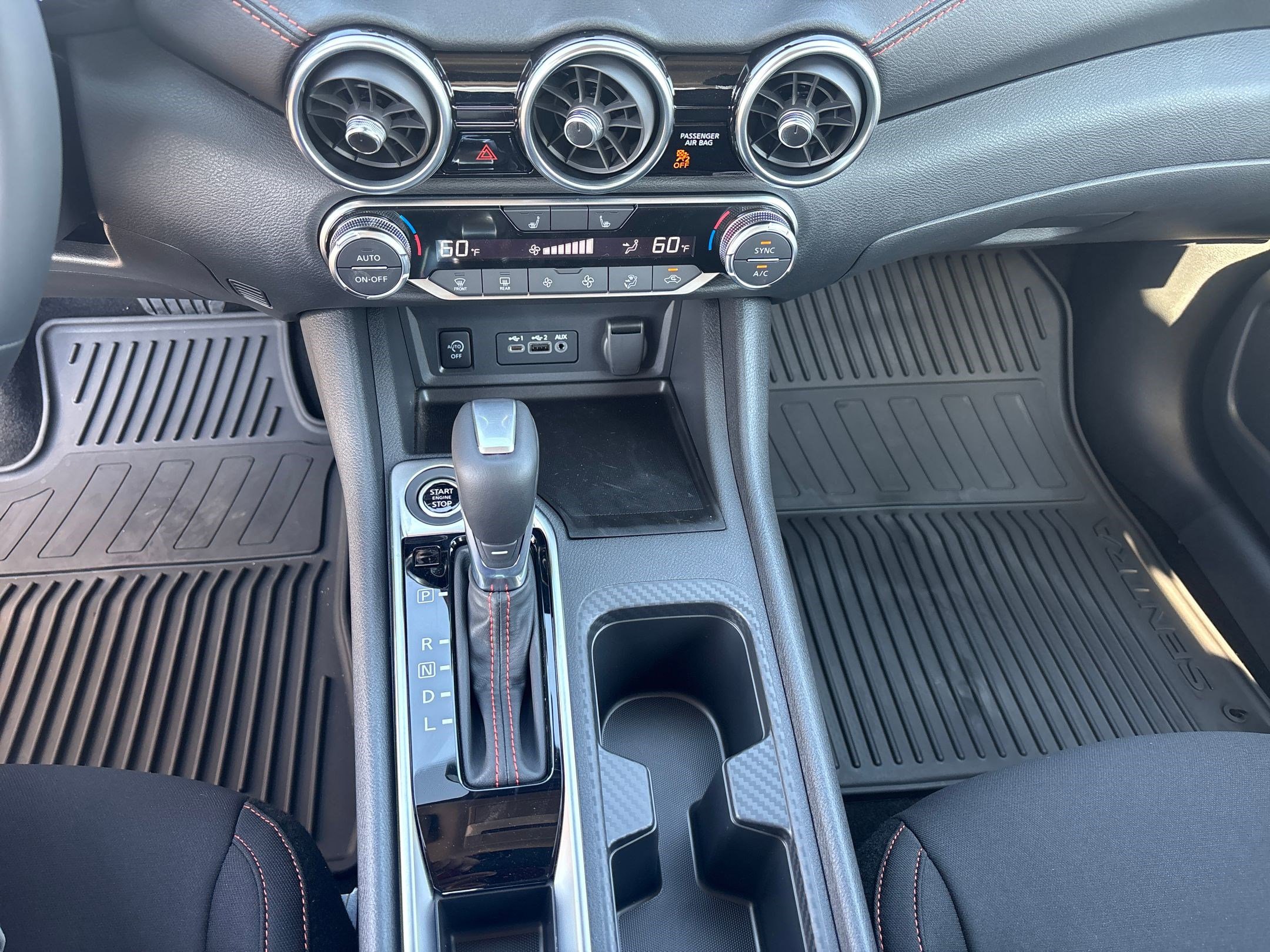 2025 Nissan Sentra SR photo 17