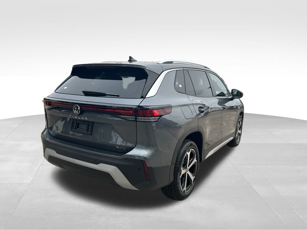 2025 Volkswagen Tiguan SE photo 3