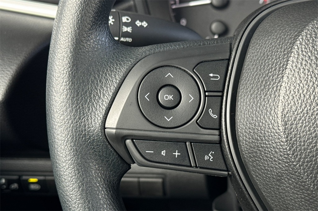 2025 Toyota Corolla LE photo 24
