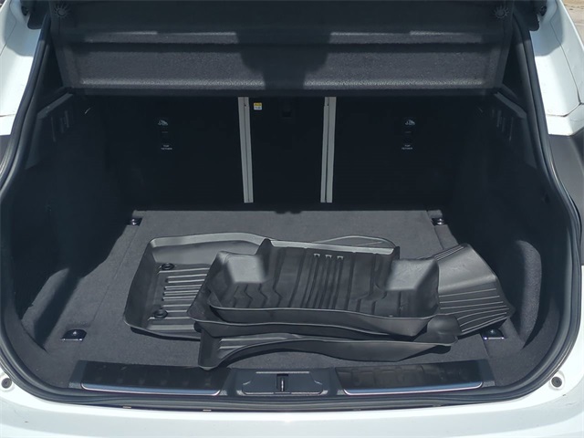 2023 Jaguar F-PACE P400 R-Dynamic S photo 13