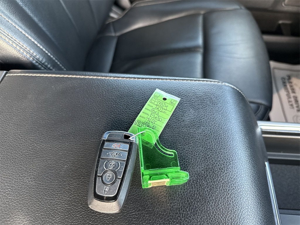 2022 Ford F-450 Lariat photo 29