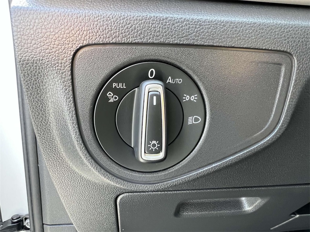 2021 Volkswagen Atlas Cross Sport SE Technology photo 20