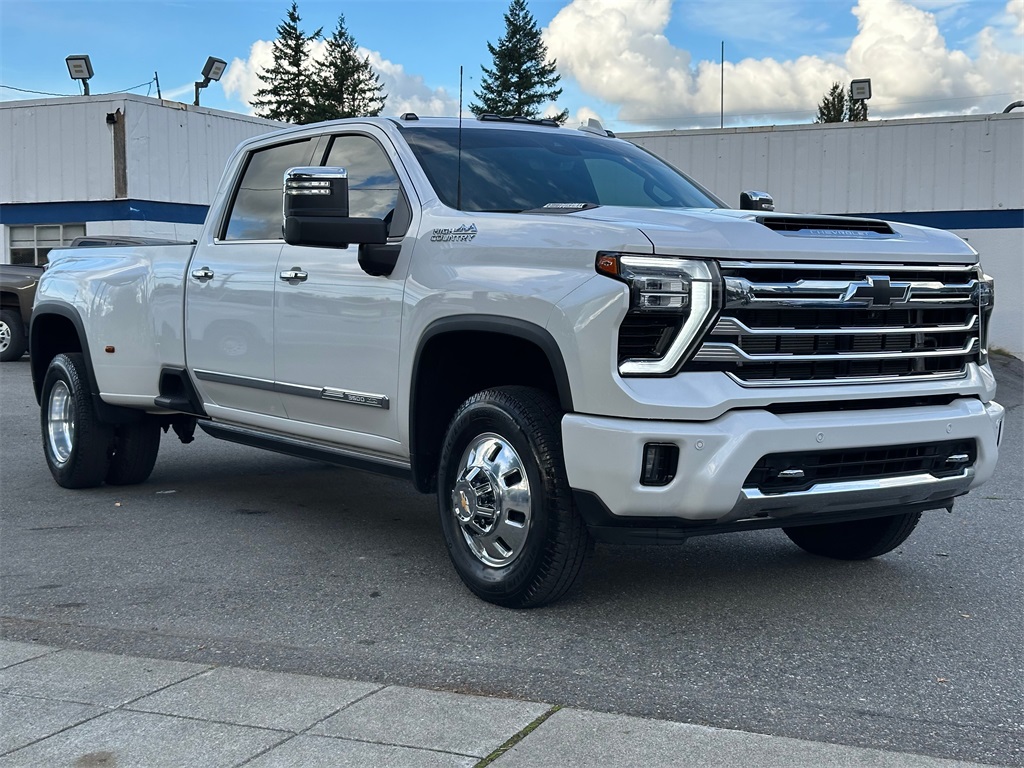 2024 Chevrolet Silverado 3500HD High Country photo 4