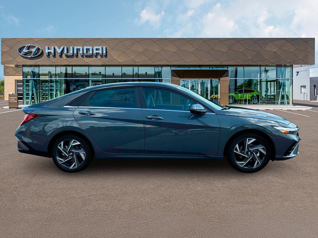 2025 Hyundai Elantra Limited photo 9