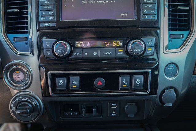 2018 Nissan Titan Platinum Reserve photo 22