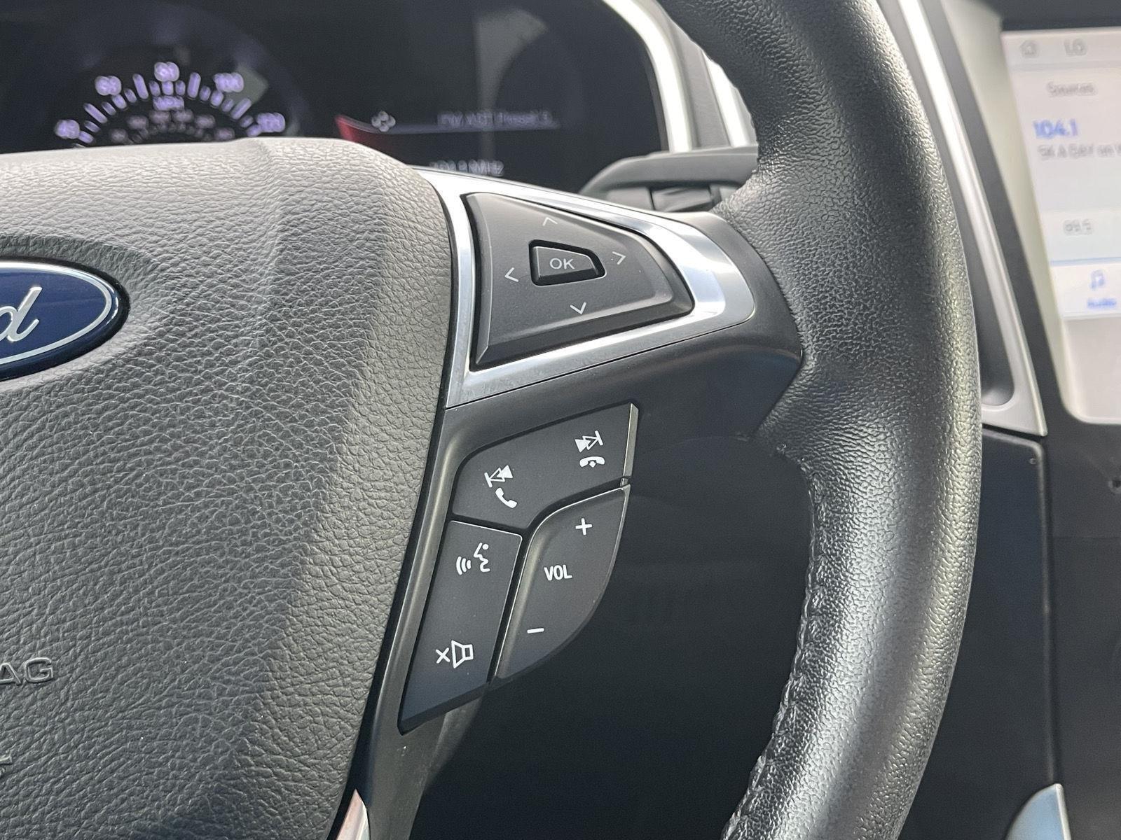2019 Ford Edge SEL photo 27