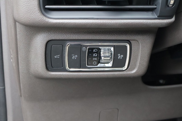 2022 Lincoln Corsair Standard photo 14
