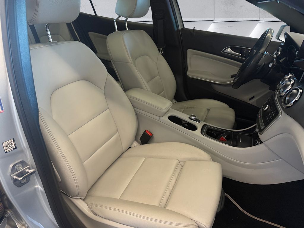 2019 Mercedes Benz GLA 250 4MATIC photo 13