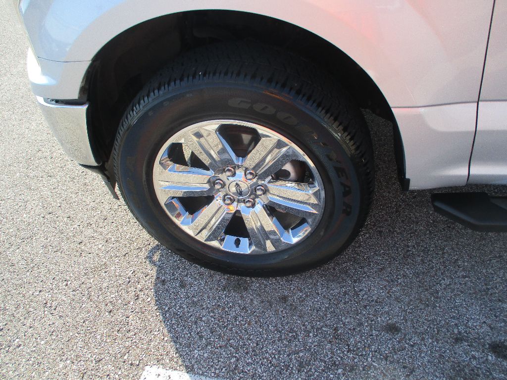 2019 Ford F-150 XLT photo 22