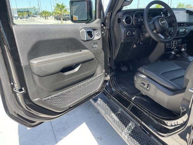 2025 Jeep Gladiator Sport photo 14