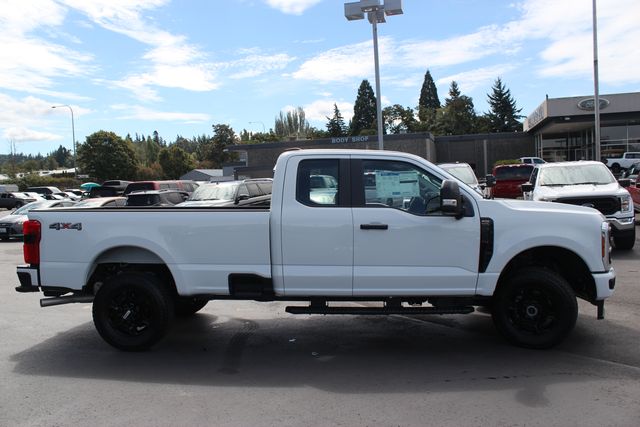 2025 Ford F-350 XL photo 4