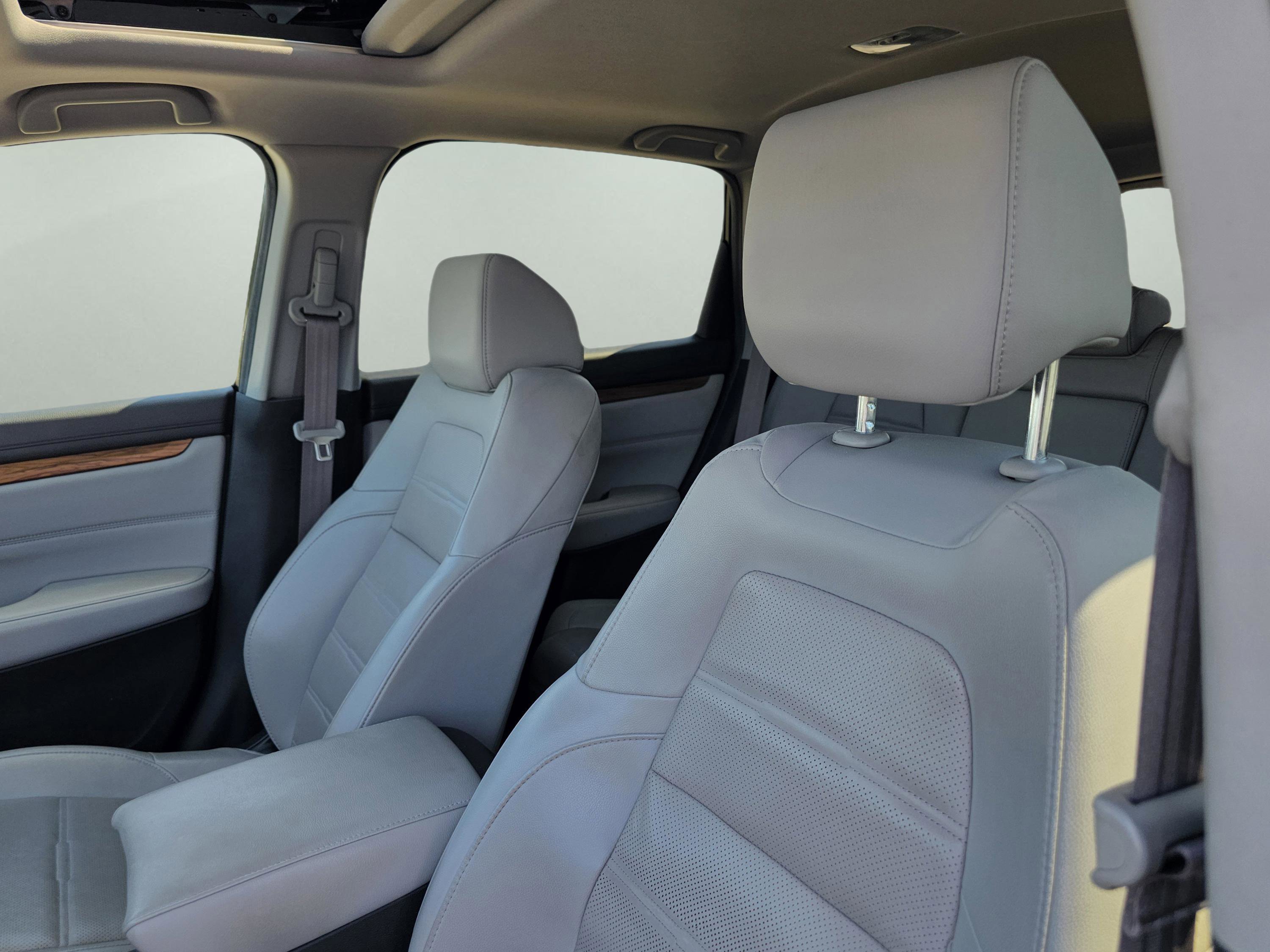 2020 Honda CR-V Touring photo 17