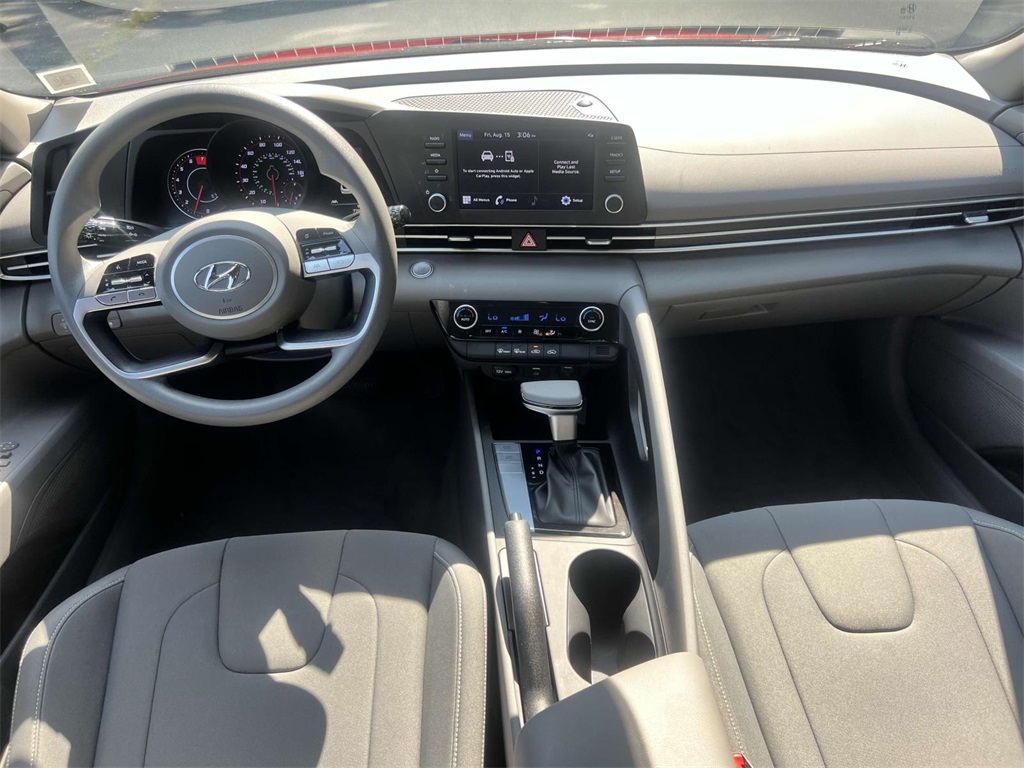 2023 Hyundai Elantra SEL photo 12