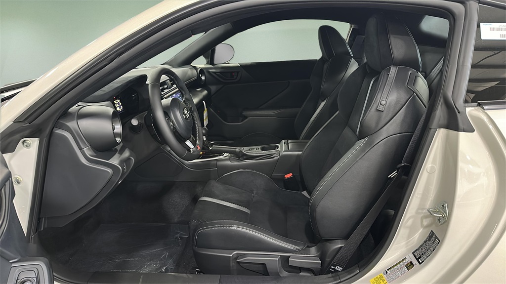 2025 Toyota GR86 Premium photo 3
