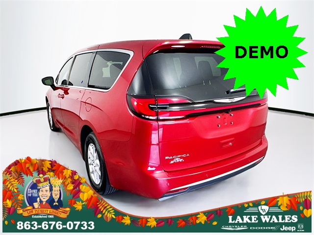 2026 Chrysler Pacifica photo 3