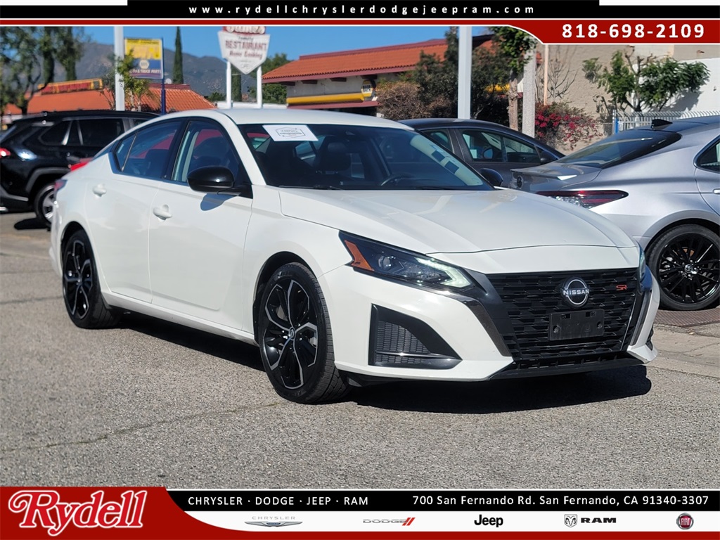 2024 Nissan Altima SR's photo