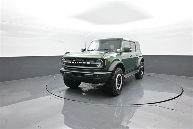 2025 Ford Bronco Outer Banks photo 2