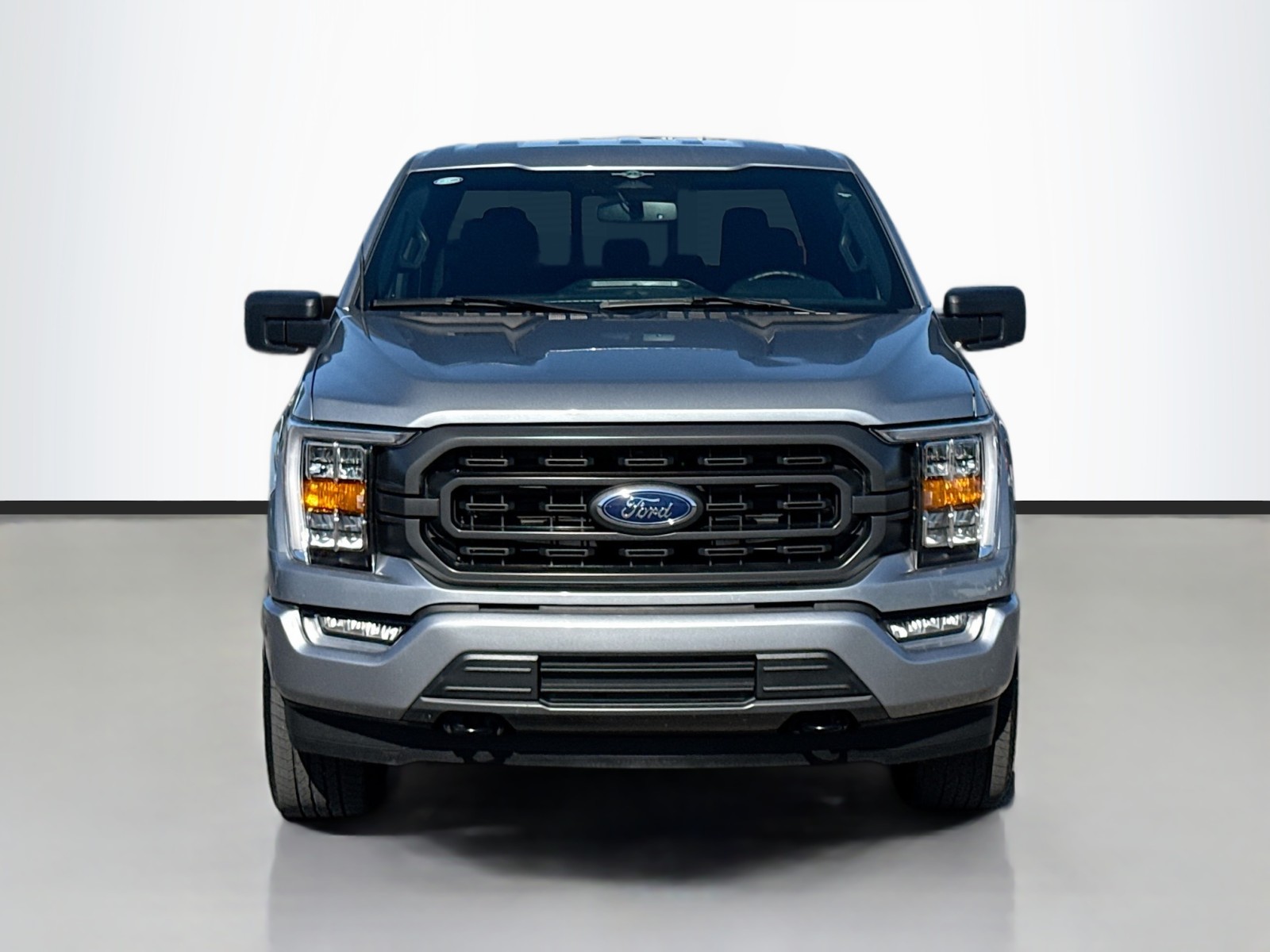 2023 Ford F-150 XLT photo 2