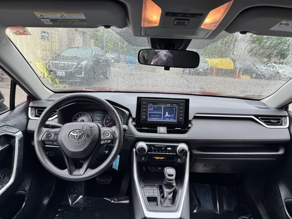 2019 Toyota RAV4 LE photo 3